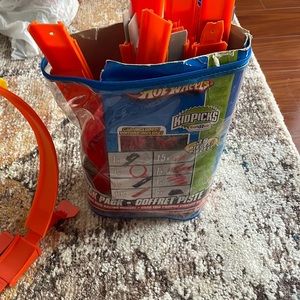 Hot wheels track pack